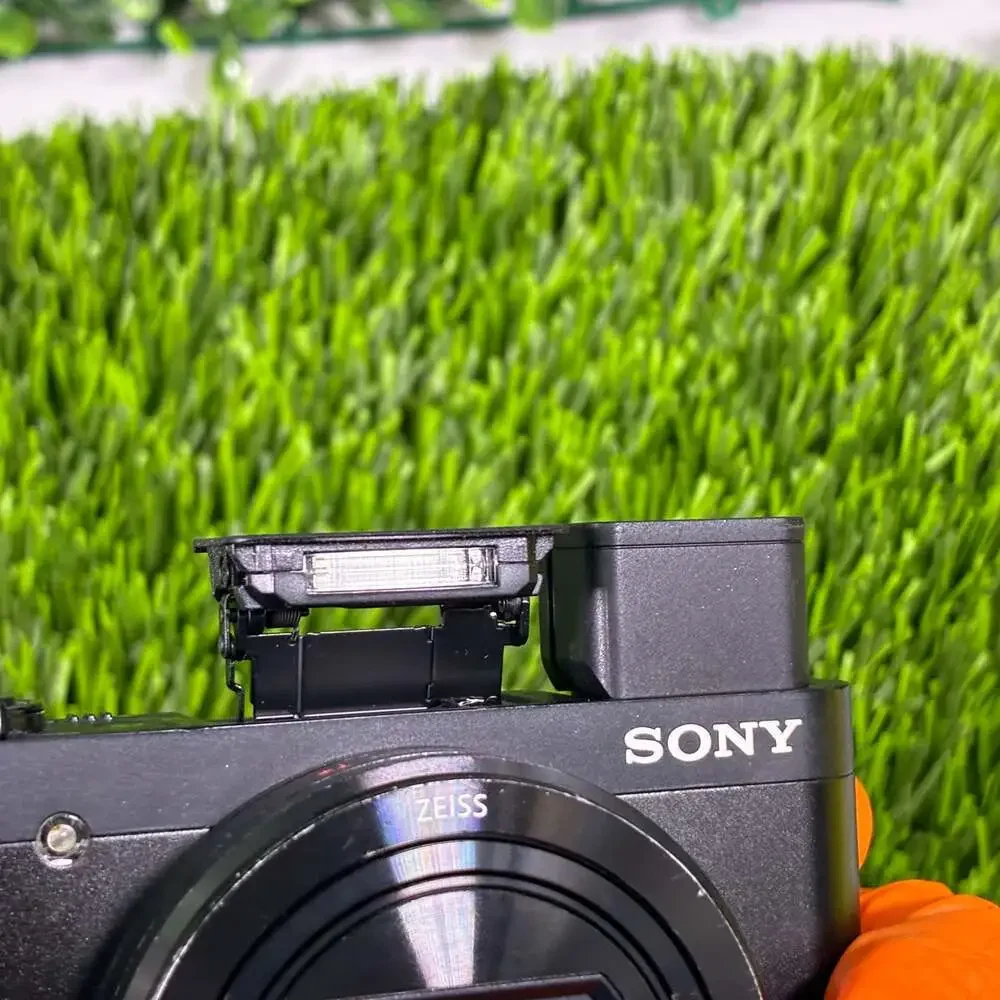 Sony Cyber-shot DSC-HX80 18.2MP Digital Camera FOR PARTS/REPAIR ONLY. No power